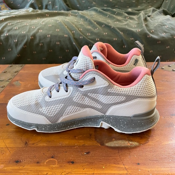 Columbia Vitesse Outdry Performance Shoes | Color: Gray/Purple | Size: 8.5 - Picture 8 of 9